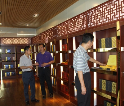 江西日?qǐng)?bào)副巡視員陳賽文來仙客來公司指導(dǎo)企業(yè)文化建設(shè)