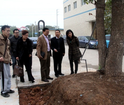 九江市人社局領(lǐng)導(dǎo)在仙客來(lái)公司調(diào)研人才工作