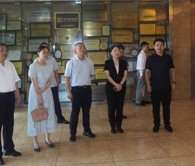 國(guó)家審計(jì)署領(lǐng)導(dǎo)赴仙客來有機(jī)靈芝全產(chǎn)業(yè)鏈可視工廠調(diào)研指導(dǎo)